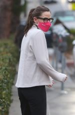 JENNIFER GARNER Out on a Rainy Day in Brentwood 12/16/2021