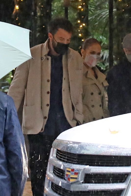 JENNIFER LOPEZ and Ben Affleck Out for Lunch in Bel Air 12/29/2021