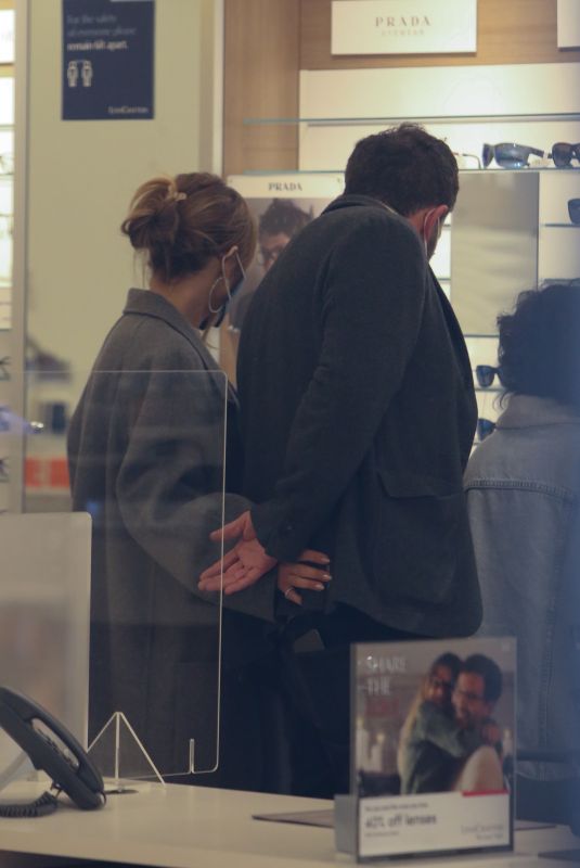 JENNIFER LOPEZ and Ben Affleck Out for New Eyeglasses in Los Angeles 12/11/2021