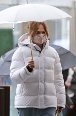 JENNIFER LOPEZ Out for Last Minute Christmas Shopping at Westfield Mall 12/23/2021