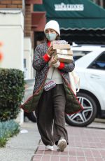 JESSICA ALBA Shopping at Whole Foods in Los Angeles 12/24/2021