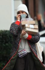 JESSICA ALBA Shopping at Whole Foods in Los Angeles 12/24/2021