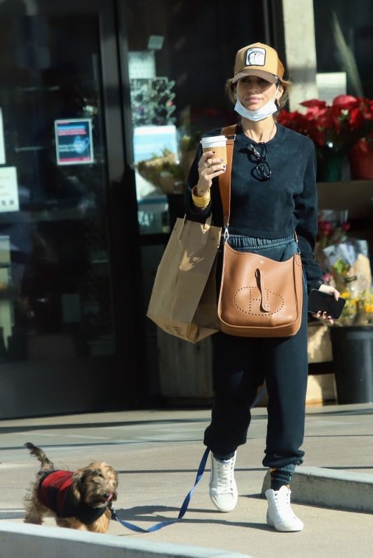 JILLIAN MICHAELS Out and About in Malibu 12/24/2021