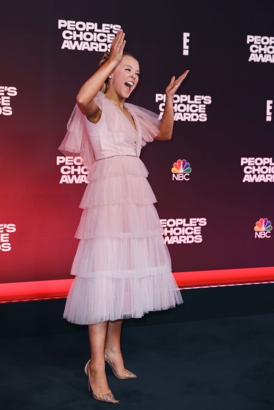 JOJO SIWA at 47th People’s Choice Awards at Barker Hangar in Santa Monica 12/07/2021
