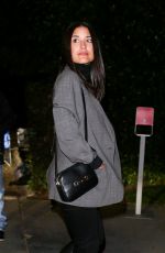 JULIA JONES Arrives at Jennifer Klein