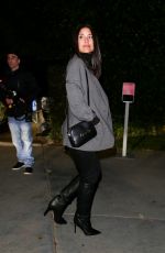 JULIA JONES Arrives at Jennifer Klein