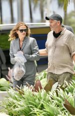 JULIA ROBERTS Back on the Set of Ticket to Paradise on Gold Coast 12/28/2021