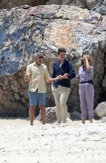 JULIA ROBERTS Out on the Beaches of the Gold Coast 12/15/2021
