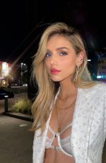 KARI RILEY - Instagram Photos 12/18/2021