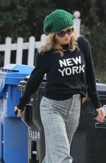 KATE HUDSON Out and About in Beverly Hills 12/07/2021