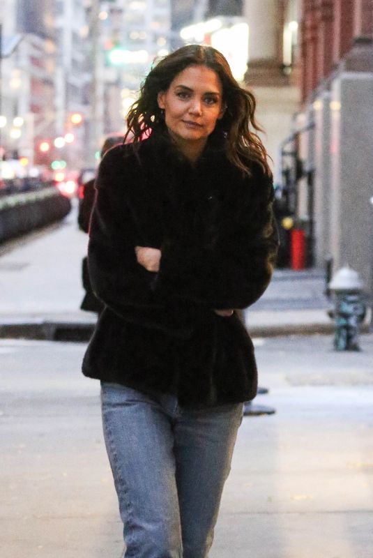 KATIE HOLMES Out and About in New York 11/30/2021