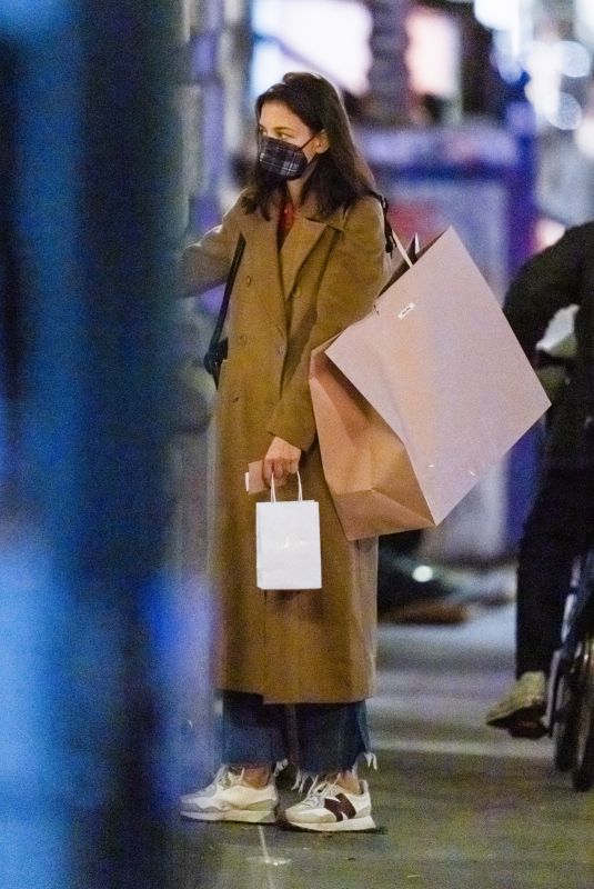 KATIE HOLMES Out Shopping in New York 12/17/2021