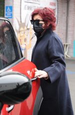 KELLY and SHARON OSBOURNE Shopping at Larchmont Ave in Los Angeles 12/16/2021