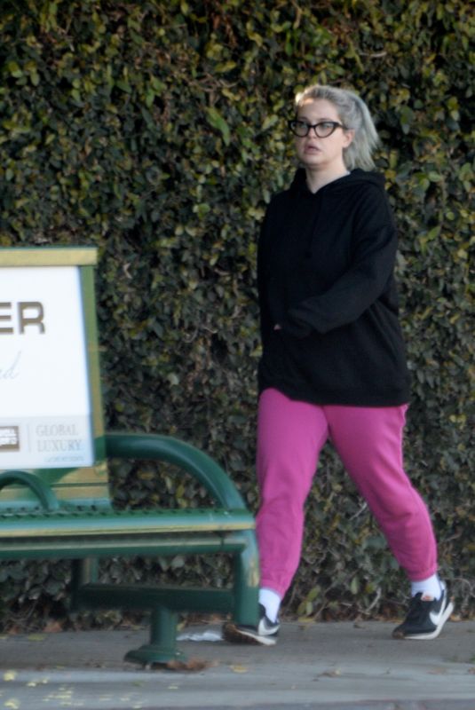 KELLY OSBOURNE Out and About in Los Angeles 12/01/2021
