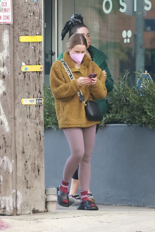 KRISTEN BELL Leaves a Gym in Los Feliz 12/28/2021