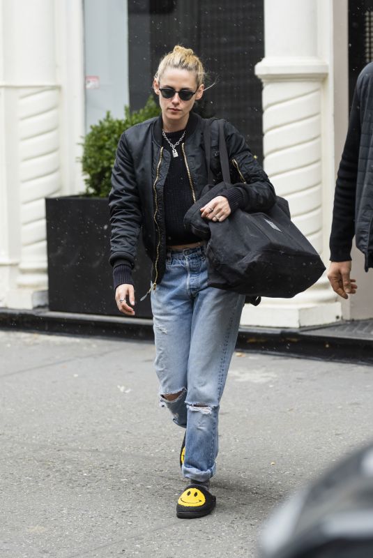KRISTEN STEWART Leaves Her Hotel in New York 11/30/2021