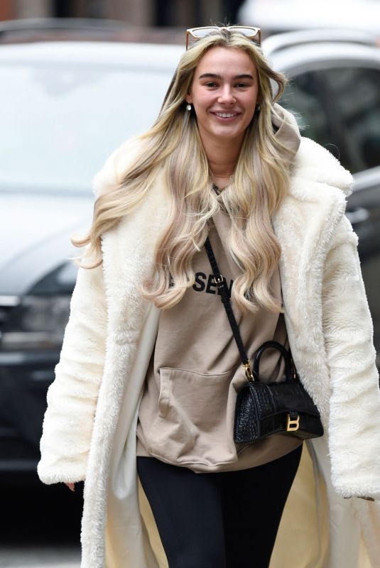 LILLIE HAYNE Leaves Pall Mall Medical in Manchester 12/21/2021
