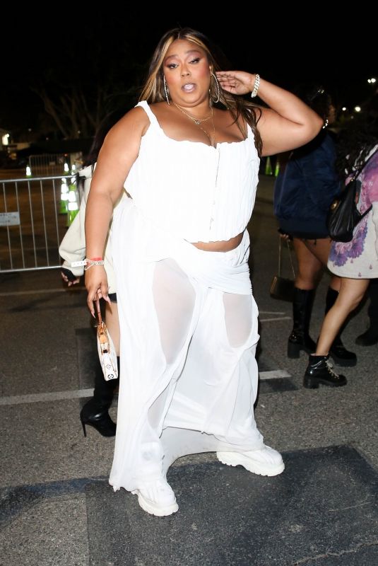 lizzo lEAVVES Kanye West and Drake