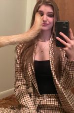 LYLIANA WRAY - Instagram Photos 12/30/2021