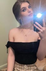 LYLIANA WRAY - Instagram Photos 12/30/2021