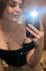LYLIANA WRAY - Instagram Photos 12/30/2021