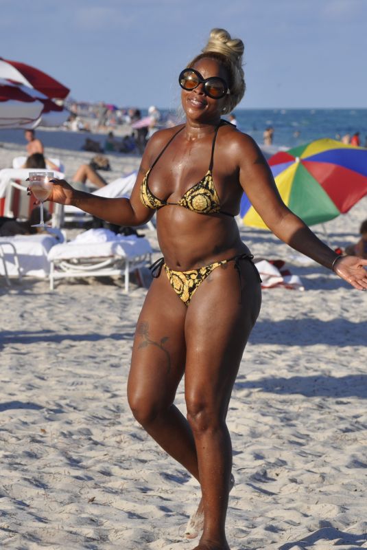 MARY J. BLIGE in Bikini at a Beach in Miami 12/11/2021