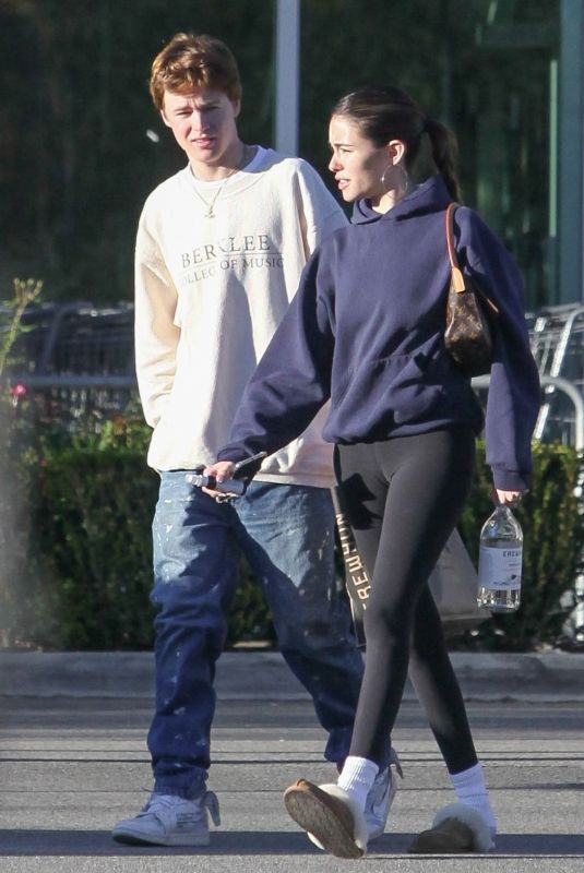 MEDISON BEER Shopping at Erewhon Market in Los Angeles 12/19/2021