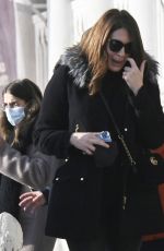 MICHELLE COLLINS Took a Few Selfies with a Friend in Venice 12/20/2021