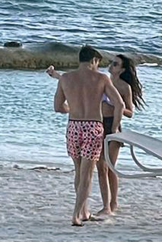 MICHELLE KEEGAN and Mark Wright on the Beach in Mexico 12/28/2021