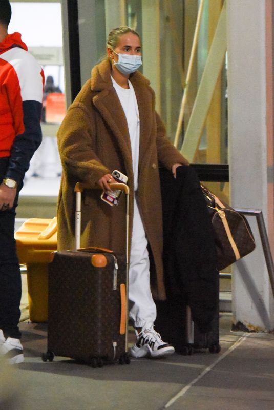 MOLLY MAE HAGUE Arrives at JFK Airport in New York 12/30/2021