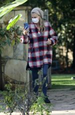MOLLY SIMS Leaves a Friend