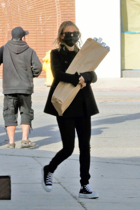 NICOLE RICHIE and Joel Madden Out Shopping in Los Angeles 12/20/2021