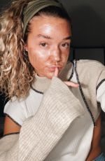 OLIVIA PONTON - Instagram Photos 12/20/2021