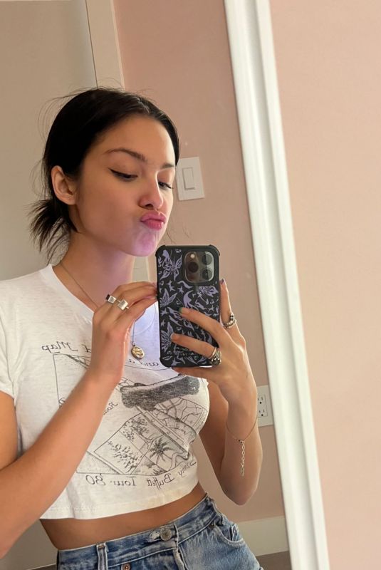 OLIVIA RODRIGO - Instagram Photos 12/15/2021