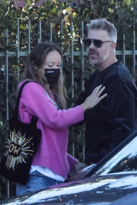 OLIVIA WILDE Out for Lunch with a Friend at Bacari Bar in Silver Lake 12/11/2021