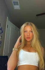 PAIGE HYLAND - Instagram Photos 12/01/2021