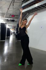 PIA MIA PEREZ - Instagram Photos 12/01/2021