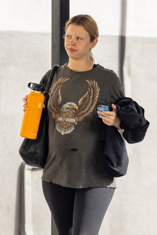 Pregnant MIA GOTH at a Gym in Los Angeles 12/20/2021