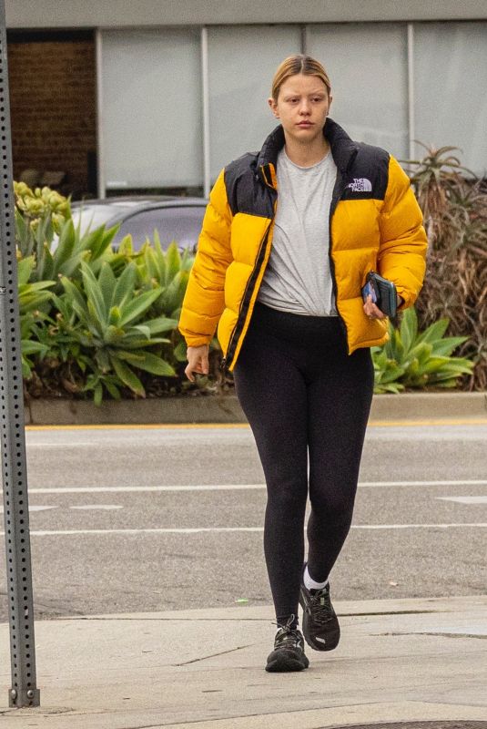 Pregnant MIA GOTH Shopping at Bed Bath & Beyond in Pasadena 12/13/2021