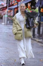 Pregnant VOGUE WILLIAMS Out with a Bouquet of Flowers in London 12/05/2021