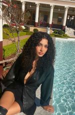 RAVEN LYN - Instagram Photos 11/30/2021
