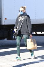 ROBIN WRIGHT Out Picks up Breakfast in Brentwood 12/26/2021