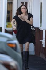 RUMER and SCOUT WILLIS Pick Up Their Grandma Marlene from Beverly Hills Police Dept 12/02/2021