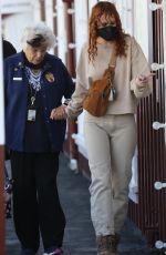 RUMER and SCOUT WILLIS Pick Up Their Grandma Marlene from Beverly Hills Police Dept 12/02/2021
