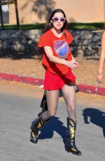 RUMER and SCOUT WILLIS Shopping for Vintage Cloth at a Flea Market in Pasadena 12/12/2021