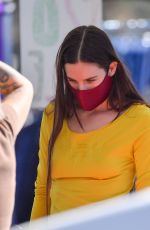 RUMER and SCOUT WILLIS Shopping for Vintage Cloth at a Flea Market in Pasadena 12/12/2021