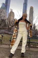 TATI MCQUAY - Instagram Photos 12/22/2021