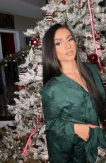 TATI MCQUAY - Instagram Photos 12/27/2021