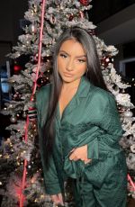 TATI MCQUAY - Instagram Photos 12/27/2021