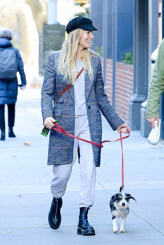 TAYLOR NEISEN Out with Hhe Dog in New York 12/14/2021